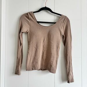 3/$45 Uniqlo Tan Long Sleeve Bra Top